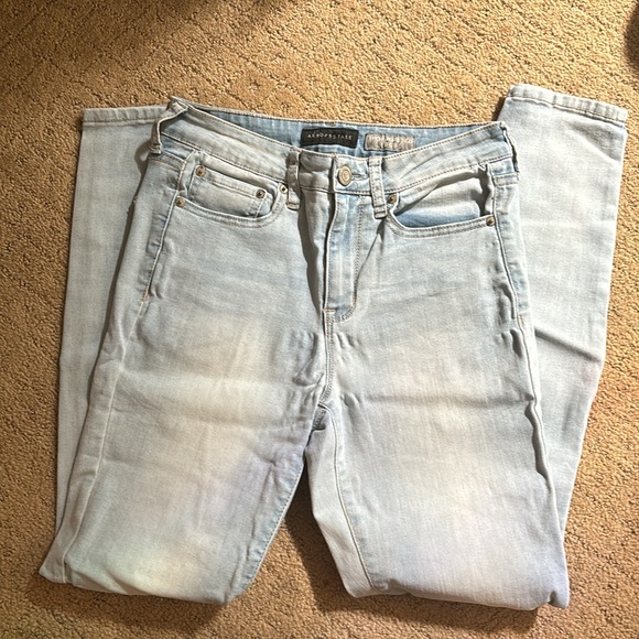 Aeropostale Light Wash High Waisted Jegging - Picture 2 of 3
